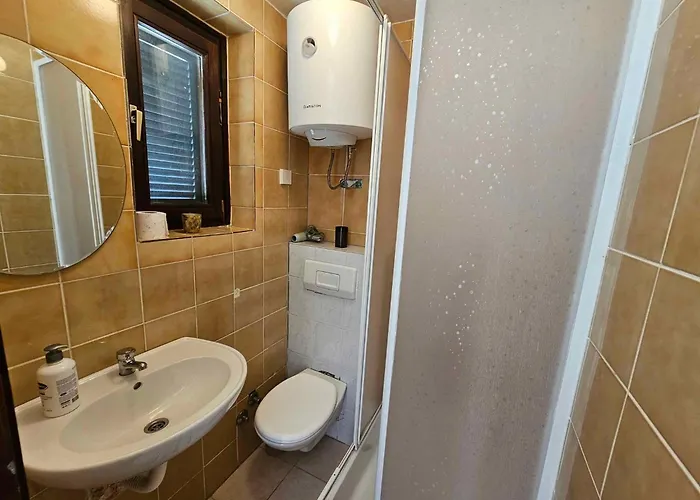 In 33704 Klenovica